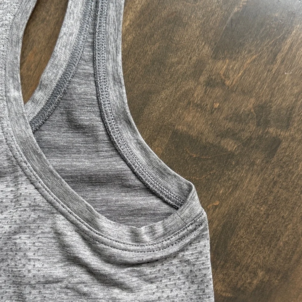 Lululemon Athletica Swiftly Light Gray Tank Top waist length - Picture 10 of 11